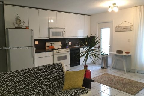Condo in Miami Beach, Florida, 1 bedroom  № 1863238 - photo 5