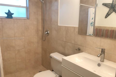 Condo in Miami Beach, Florida, 1 bedroom  № 1863238 - photo 11