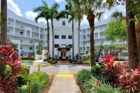 Condo in Doral, Florida, 3 bedrooms  № 2002638