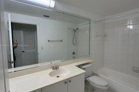 Condo in Doral, Florida, 3 bedrooms  № 2002638 - photo 15