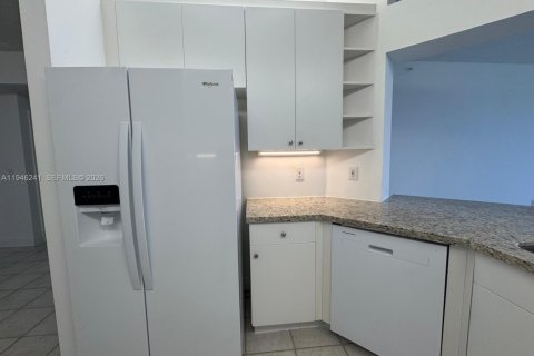 Condo in Doral, Florida, 3 bedrooms  № 2002638 - photo 12