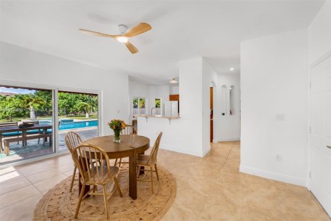 Купить виллу или дом в Пальметто-Бей, Флорида 4 спальни, 214.23м2, № 1955829 - фото 12