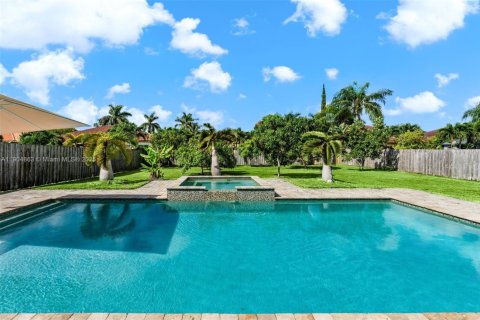 Купить виллу или дом в Пальметто-Бей, Флорида 4 спальни, 214.23м2, № 1955829 - фото 1