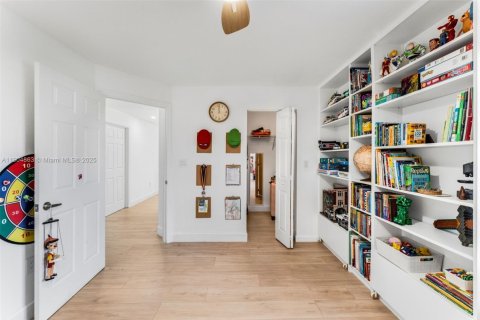 Купить виллу или дом в Пальметто-Бей, Флорида 4 спальни, 214.23м2, № 1955829 - фото 26