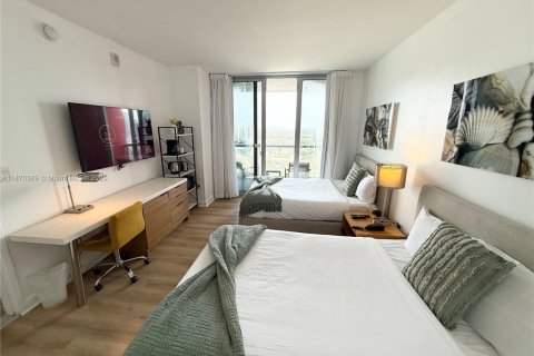 Купить кондоминиум в Халландейл-Бич, Флорида 1 комната, 95.5м2, № 1921800 - фото 15