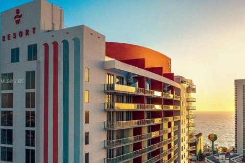 Купить кондоминиум в Халландейл-Бич, Флорида 1 комната, 95.5м2, № 1921800 - фото 22