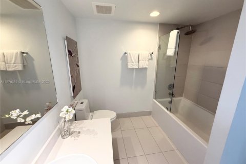 Купить кондоминиум в Халландейл-Бич, Флорида 1 комната, 95.5м2, № 1921800 - фото 11