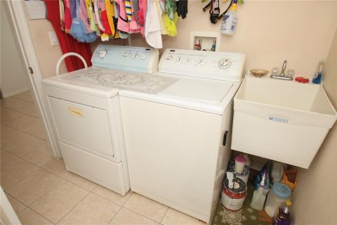 House in Orlando, Florida 4 bedrooms, 240.52 sq.m. № 1648296 - photo 29
