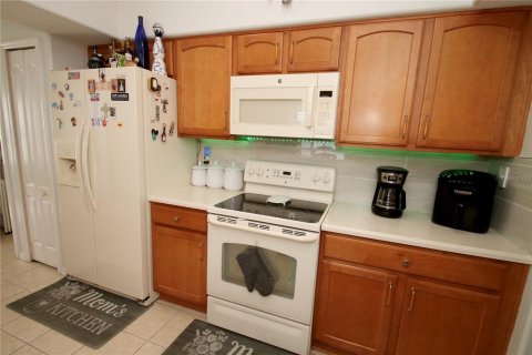 House in Orlando, Florida 4 bedrooms, 240.52 sq.m. № 1648296 - photo 11