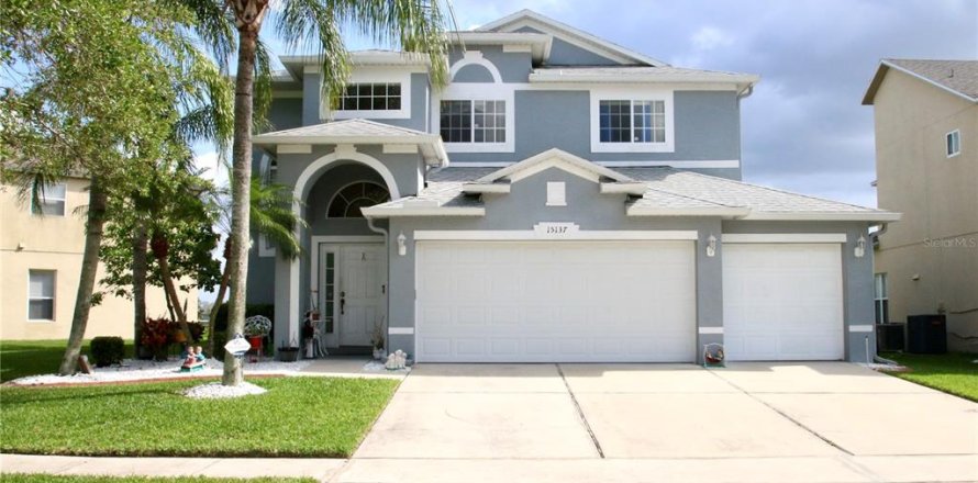 House in Orlando, Florida 4 bedrooms, 240.52 sq.m. № 1648296
