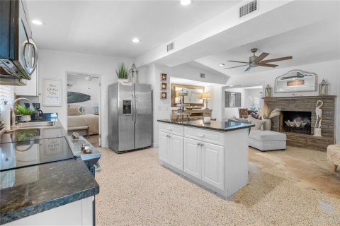 House in Daytona Beach, Florida 3 bedrooms, 170.75 sq.m. № 1905338 - photo 16