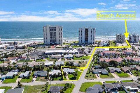 House in Daytona Beach, Florida 3 bedrooms, 170.75 sq.m. № 1905338 - photo 2