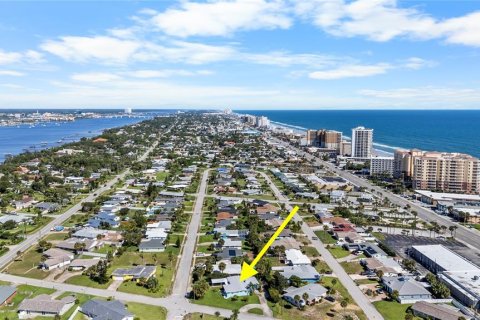 House in Daytona Beach, Florida 3 bedrooms, 170.75 sq.m. № 1905338 - photo 6