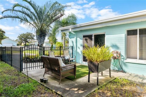 House in Daytona Beach, Florida 3 bedrooms, 170.75 sq.m. № 1905338 - photo 12