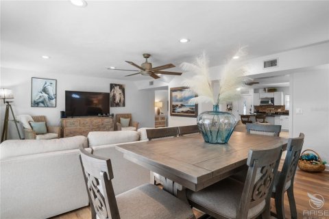House in Daytona Beach, Florida 3 bedrooms, 170.75 sq.m. № 1905338 - photo 27