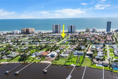 House in Daytona Beach, Florida 3 bedrooms, 170.75 sq.m. № 1905338 - photo 5