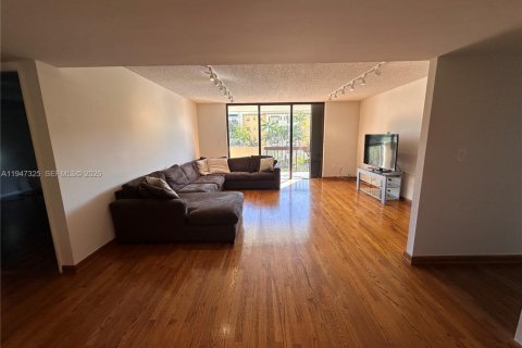 Condominio en venta en Coral Gables, Florida, 2 dormitorios, 132.2 m2 № 2007518 - foto 4