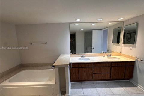 Condominio en venta en Coral Gables, Florida, 2 dormitorios, 132.2 m2 № 2007518 - foto 8