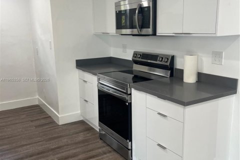 Adosado en alquiler en Miami, Florida, 3 dormitorios, 126.16 m2 № 2026956 - foto 6