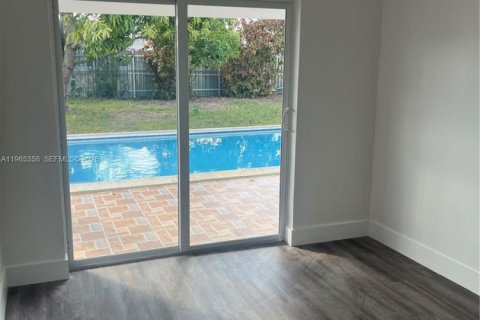 Adosado en Miami, Florida 3 dormitorios, 126.16 m2 № 2026956