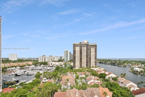 Снять в аренду кондоминиум в Авентура, Флорида 1 спальня, 100.06м2, № 1844029 - фото 2