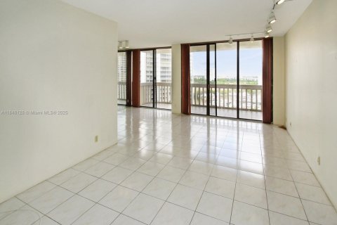 Снять в аренду кондоминиум в Авентура, Флорида 1 спальня, 100.06м2, № 1844029 - фото 8