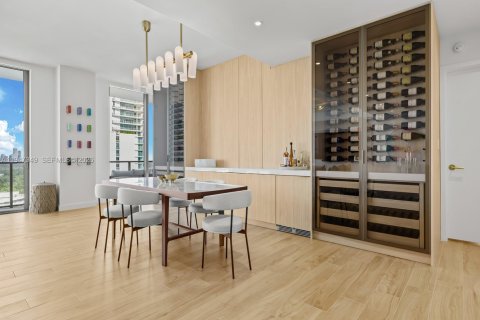 Condominio en venta en Miami, Florida, 3 dormitorios, 184.23 m2 № 2003729 - foto 19