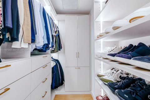 Condominio en venta en Miami, Florida, 3 dormitorios, 184.23 m2 № 2003729 - foto 11