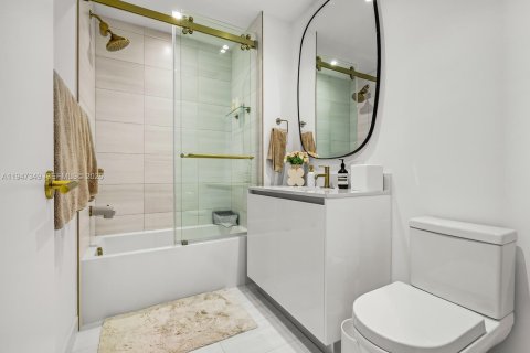 Condominio en venta en Miami, Florida, 3 dormitorios, 184.23 m2 № 2003729 - foto 16