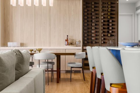 Condominio en venta en Miami, Florida, 3 dormitorios, 184.23 m2 № 2003729 - foto 5