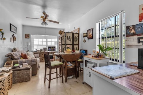 Villa ou maison à vendre à West Miami, Floride: 3 chambres, 164.16 m2 № 2038207 - photo 13