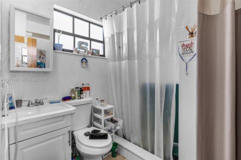 Villa ou maison à vendre à West Miami, Floride: 3 chambres, 164.16 m2 № 2038207 - photo 9