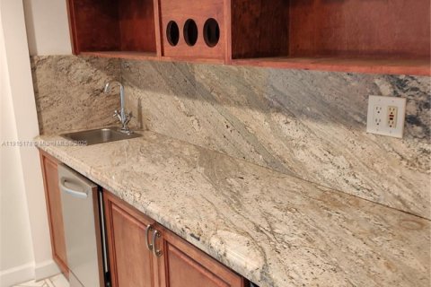 Снять в аренду кондоминиум в Дорал, Флорида 1 спальня, 114.27м2, № 1974034 - фото 4