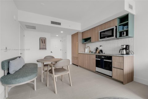 Condominio en alquiler en Miami, Florida, 1 dormitorio, 54.63 m2 № 2059861 - foto 7