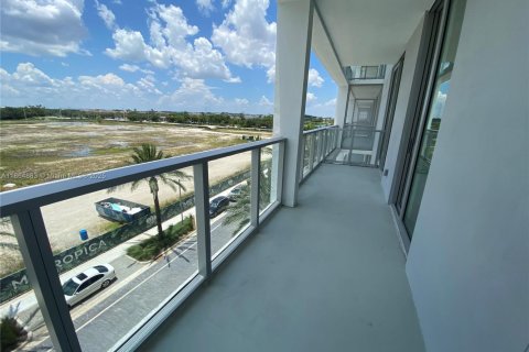 Condominio en alquiler en Sunrise, Florida, 1 dormitorio, 47.66 m2 № 1979254 - foto 15