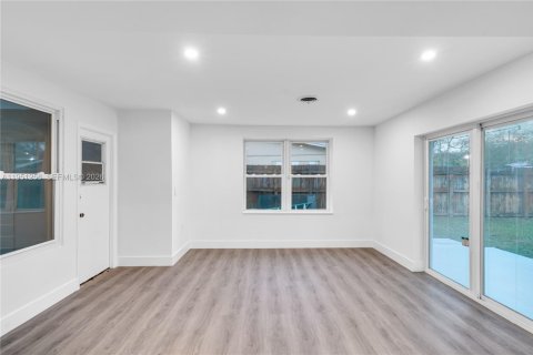 Villa ou maison à vendre à Pompano Beach, Floride: 2 chambres, 92.07 m2 № 2007269 - photo 7