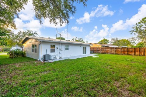 Villa ou maison à vendre à Pompano Beach, Floride: 2 chambres, 92.07 m2 № 2007269 - photo 25