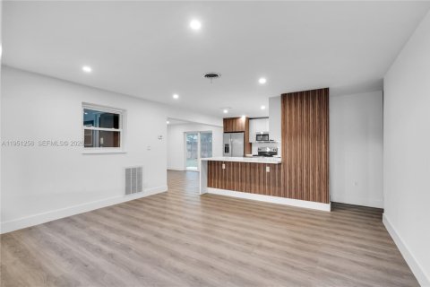 Villa ou maison à vendre à Pompano Beach, Floride: 2 chambres, 92.07 m2 № 2007269 - photo 3