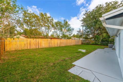 Villa ou maison à vendre à Pompano Beach, Floride: 2 chambres, 92.07 m2 № 2007269 - photo 27