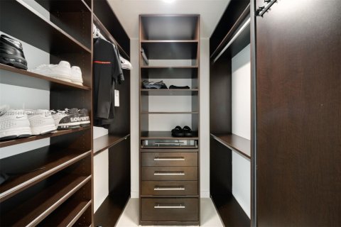 Снять в аренду кондоминиум в Майами, Флорида 2 спальни, 150.5м2, № 2082732 - фото 25