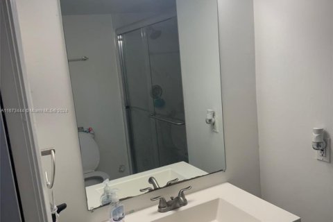 Купить кондоминиум в Дорал, Флорида 2 спальни, 89.19м2, № 1929550 - фото 10