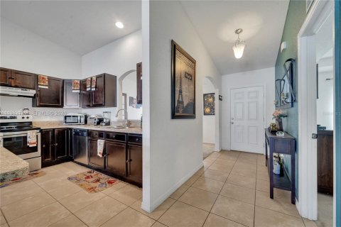 House in Davenport, Florida 4 bedrooms № 2049724 - photo 14