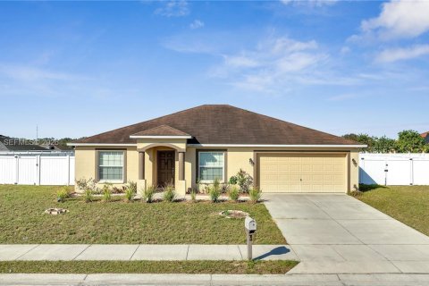 House in Davenport, Florida 4 bedrooms № 2049724