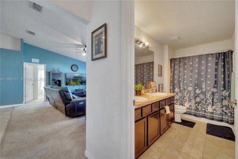 House in Davenport, Florida 4 bedrooms № 2049724 - photo 23