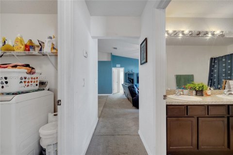 House in Davenport, Florida 4 bedrooms № 2049724 - photo 26