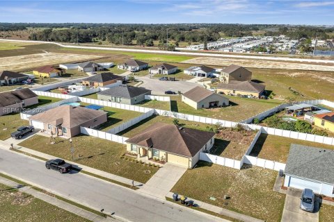 House in Davenport, Florida 4 bedrooms № 2049724 - photo 3