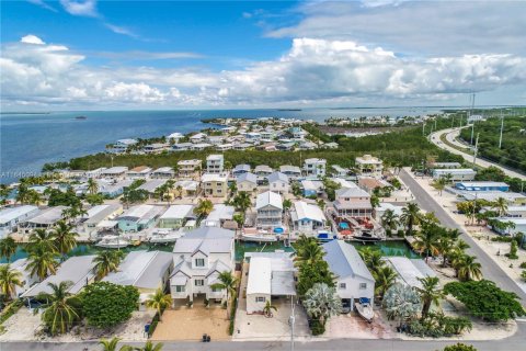 House in Tavernier, Florida 3 bedrooms, 101.64 sq.m. № 1888961 - photo 6