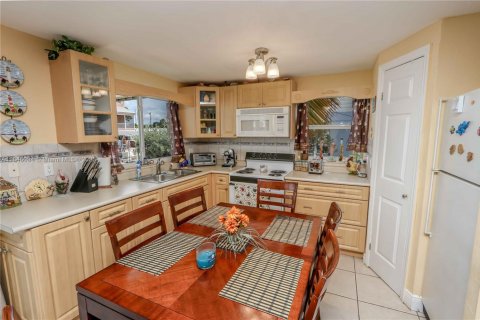 House in Tavernier, Florida 3 bedrooms, 101.64 sq.m. № 1888961 - photo 20