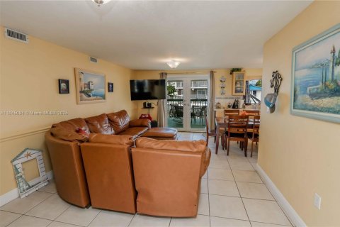 House in Tavernier, Florida 3 bedrooms, 101.64 sq.m. № 1888961 - photo 17