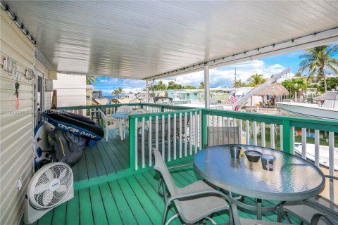 House in Tavernier, Florida 3 bedrooms, 101.64 sq.m. № 1888961 - photo 11